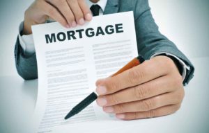 Should I Get My Mortgage through a Mortgage Broker or the Bank